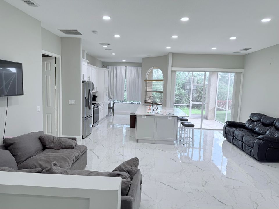 En Venta: $429,900 (3 camas, 2 baños, 1672 Pies cuadrados)