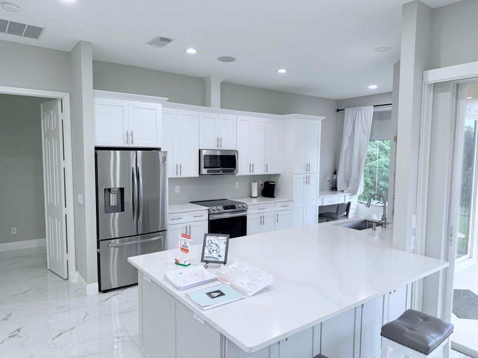 En Venta: $429,900 (3 camas, 2 baños, 1672 Pies cuadrados)