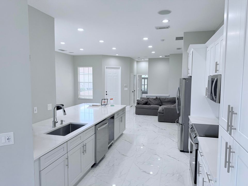 En Venta: $429,900 (3 camas, 2 baños, 1672 Pies cuadrados)