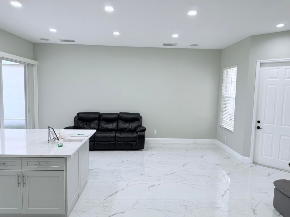 En Venta: $429,900 (3 camas, 2 baños, 1672 Pies cuadrados)