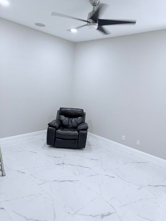 En Venta: $429,900 (3 camas, 2 baños, 1672 Pies cuadrados)