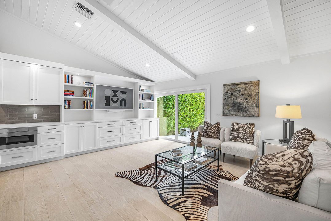 For Sale: $2,175,000 (3 beds, 3 baths, 3092 Square Feet)