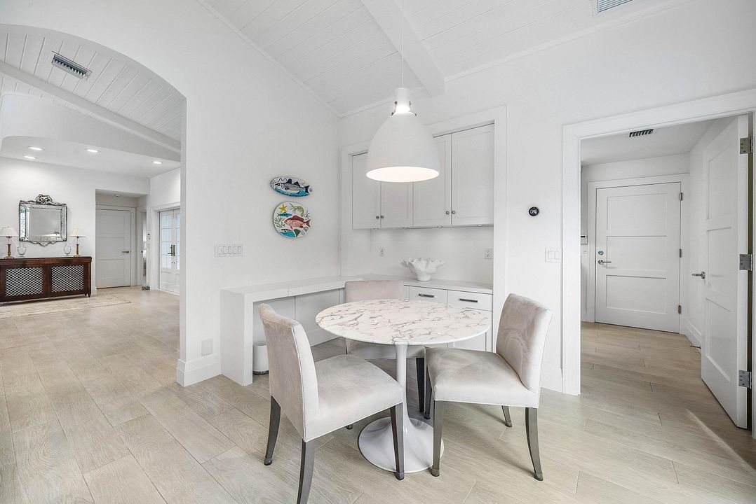 For Sale: $2,175,000 (3 beds, 3 baths, 3092 Square Feet)