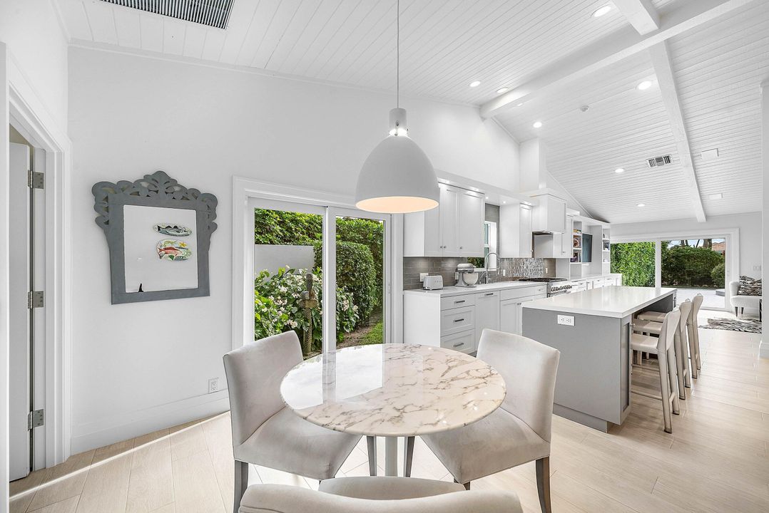 For Sale: $2,175,000 (3 beds, 3 baths, 3092 Square Feet)