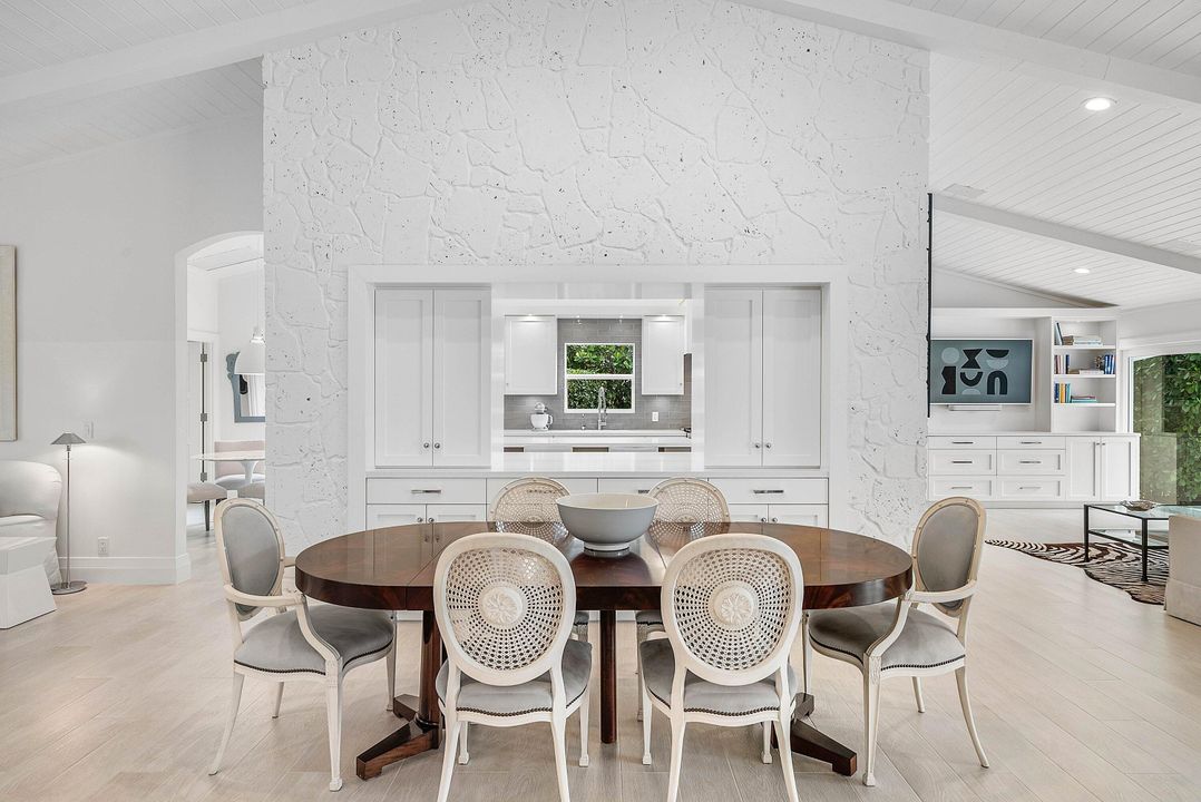 For Sale: $2,175,000 (3 beds, 3 baths, 3092 Square Feet)