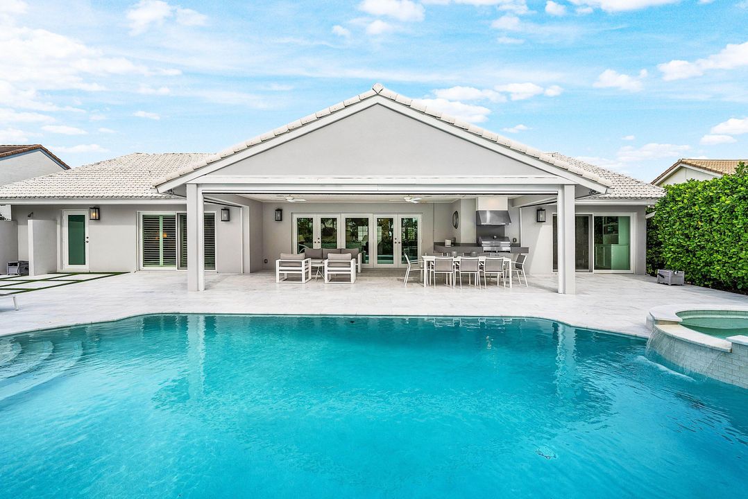 For Sale: $2,175,000 (3 beds, 3 baths, 3092 Square Feet)