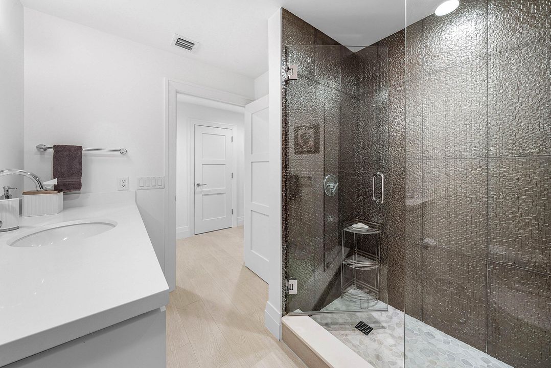 For Sale: $2,175,000 (3 beds, 3 baths, 3092 Square Feet)