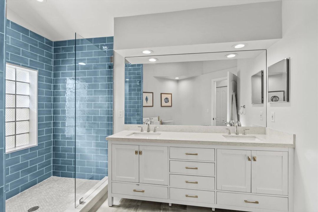 For Sale: $735,000 (3 beds, 2 baths, 1636 Square Feet)