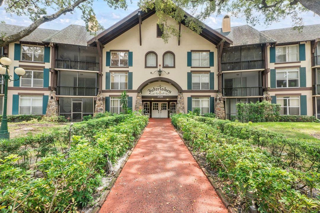 For Sale: $99,999 (1 beds, 1 baths, 800 Square Feet)