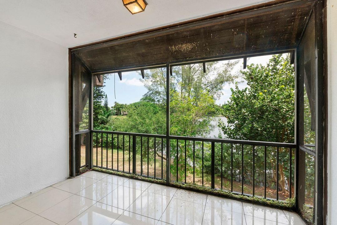 For Sale: $99,999 (1 beds, 1 baths, 800 Square Feet)