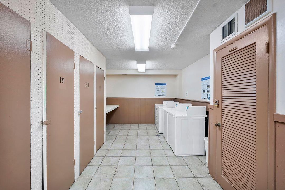 For Sale: $99,999 (1 beds, 1 baths, 800 Square Feet)