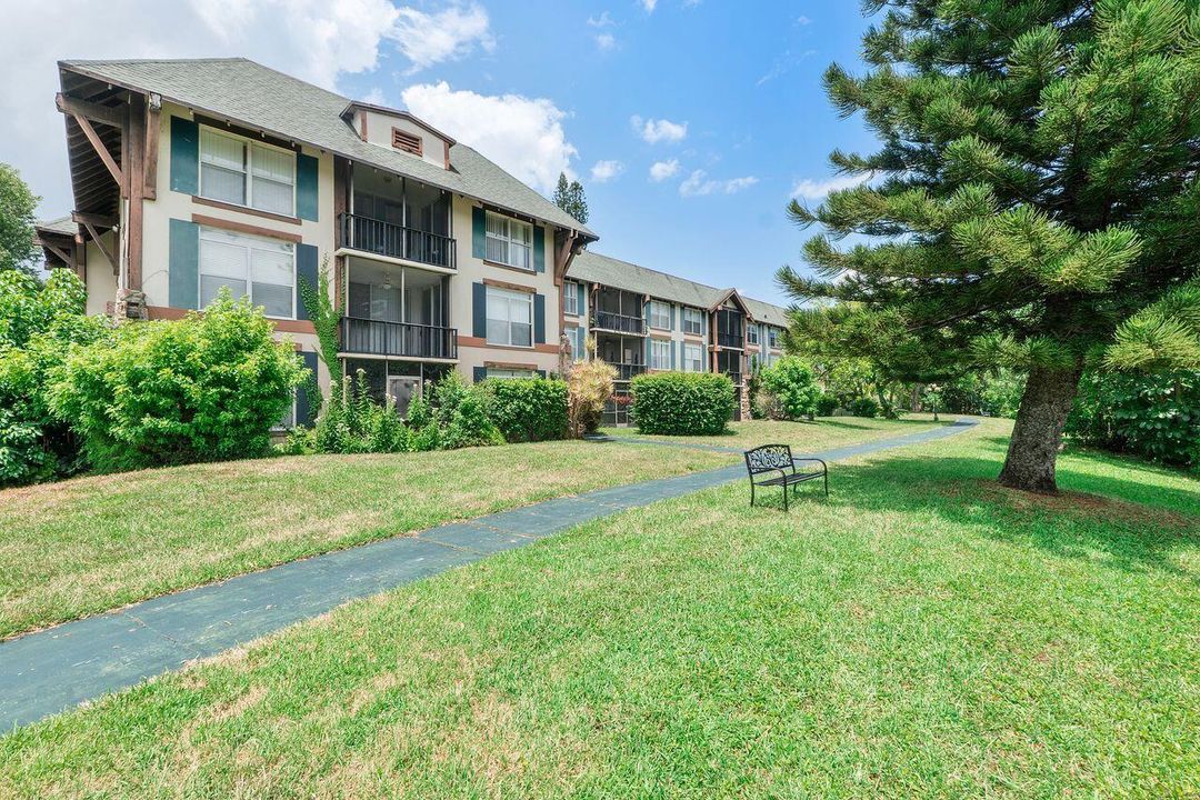 For Sale: $99,999 (1 beds, 1 baths, 800 Square Feet)