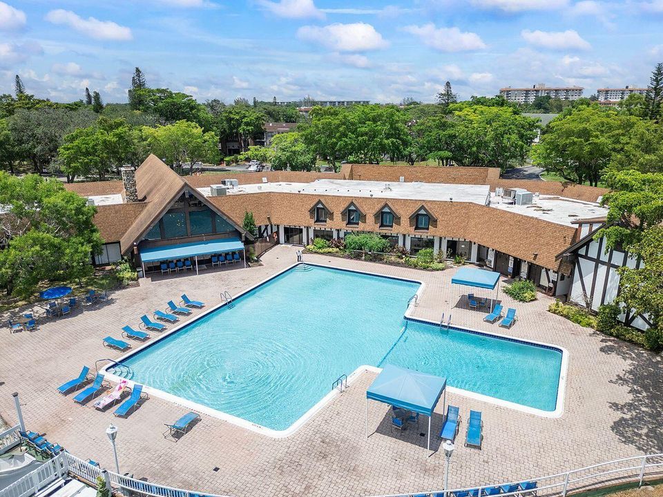 For Sale: $99,999 (1 beds, 1 baths, 800 Square Feet)