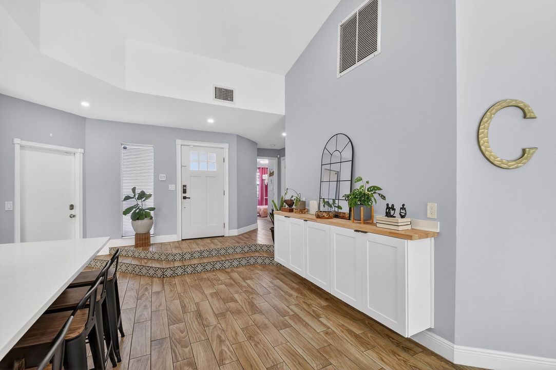For Sale: $479,000 (3 beds, 2 baths, 1155 Square Feet)