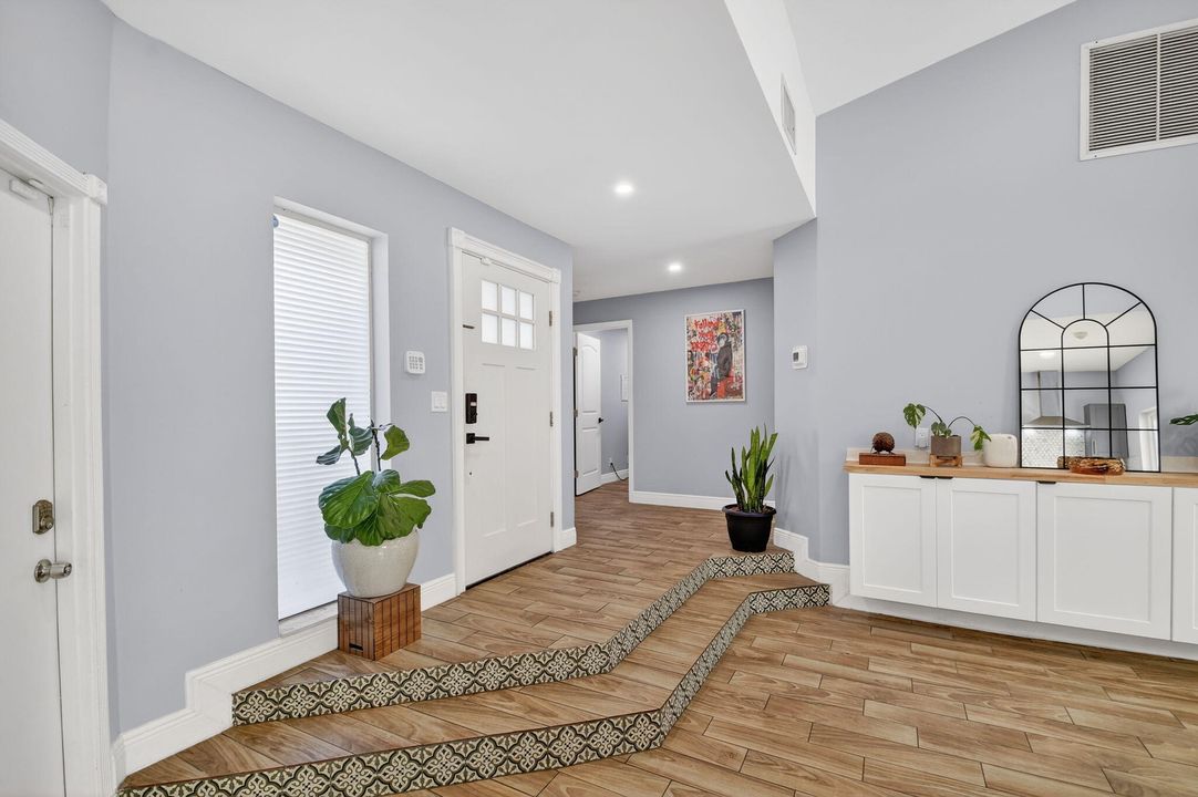 For Sale: $479,000 (3 beds, 2 baths, 1155 Square Feet)