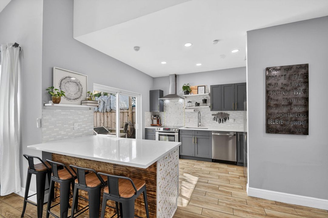 For Sale: $479,000 (3 beds, 2 baths, 1155 Square Feet)