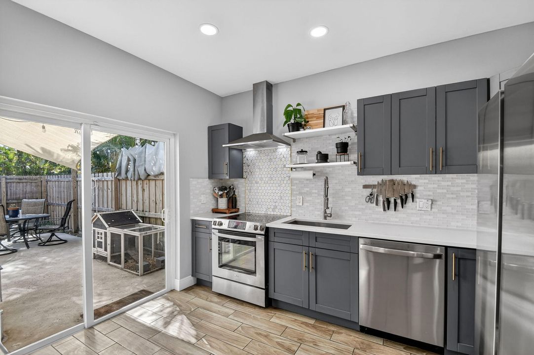 For Sale: $479,000 (3 beds, 2 baths, 1155 Square Feet)