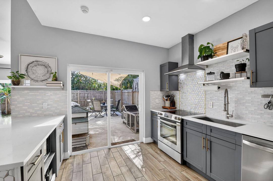 For Sale: $479,000 (3 beds, 2 baths, 1155 Square Feet)