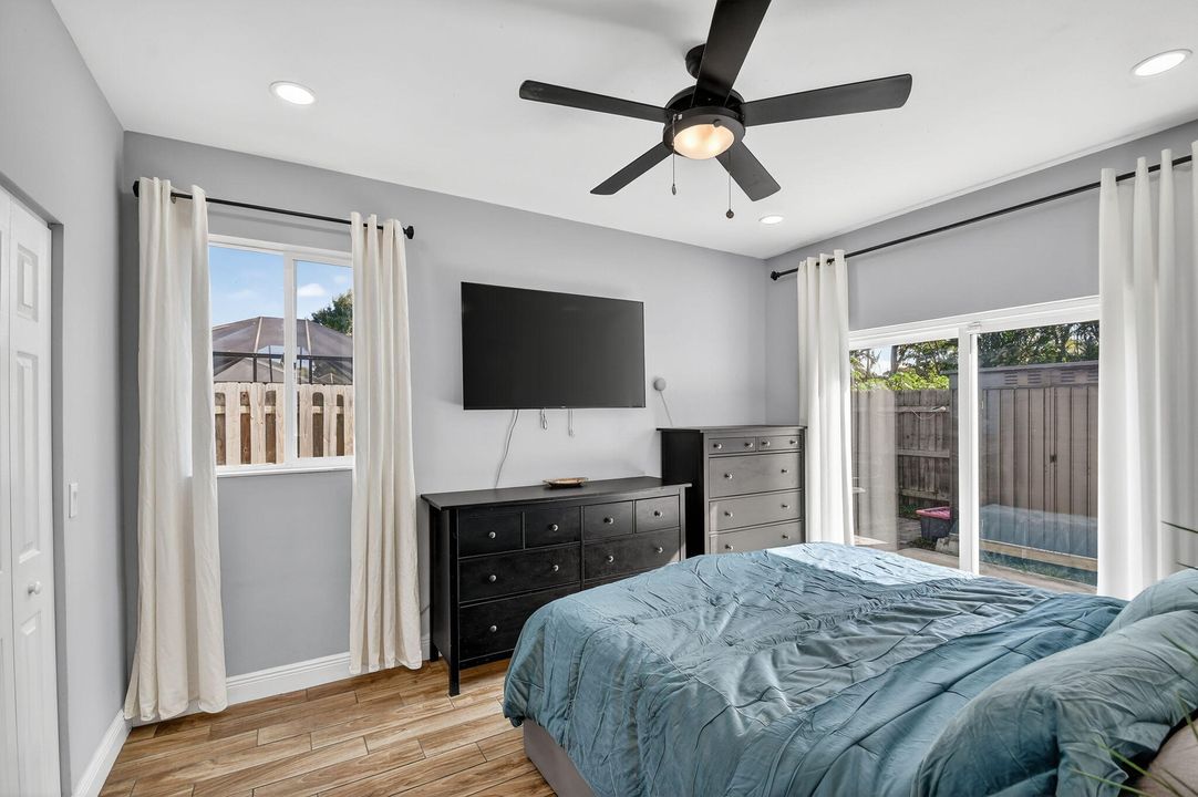 For Sale: $479,000 (3 beds, 2 baths, 1155 Square Feet)