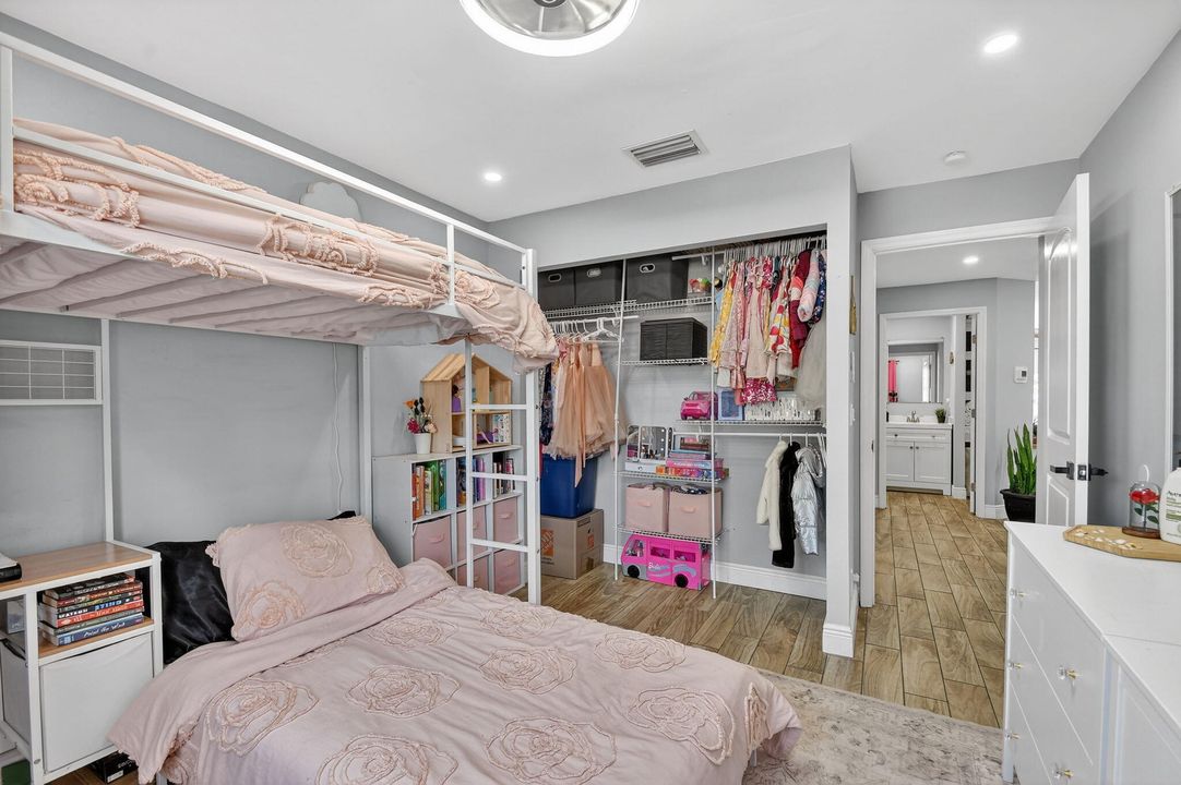 For Sale: $479,000 (3 beds, 2 baths, 1155 Square Feet)