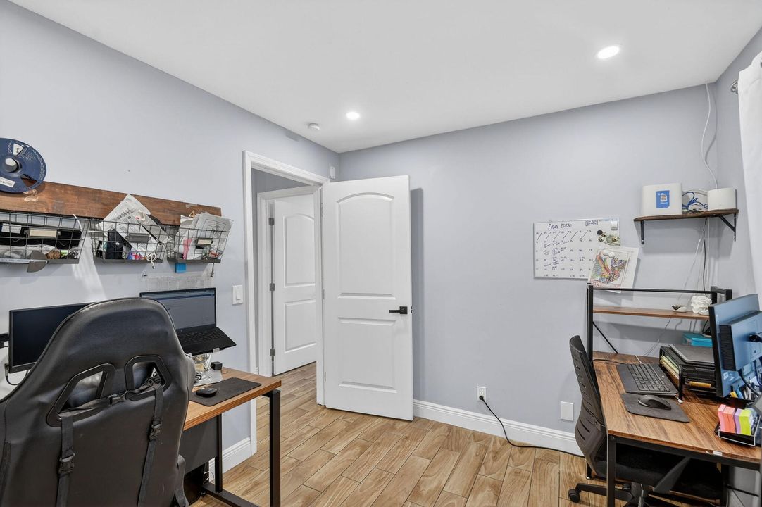 For Sale: $479,000 (3 beds, 2 baths, 1155 Square Feet)