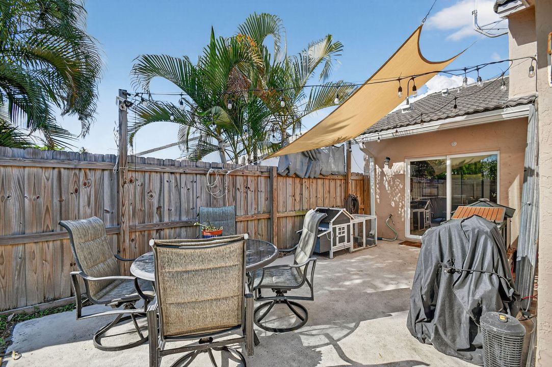 For Sale: $479,000 (3 beds, 2 baths, 1155 Square Feet)