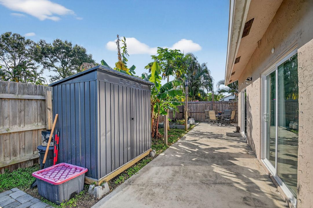 For Sale: $479,000 (3 beds, 2 baths, 1155 Square Feet)