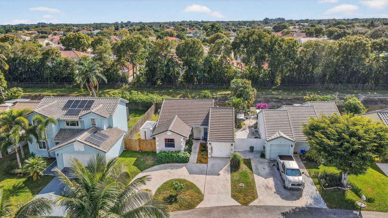 For Sale: $479,000 (3 beds, 2 baths, 1155 Square Feet)