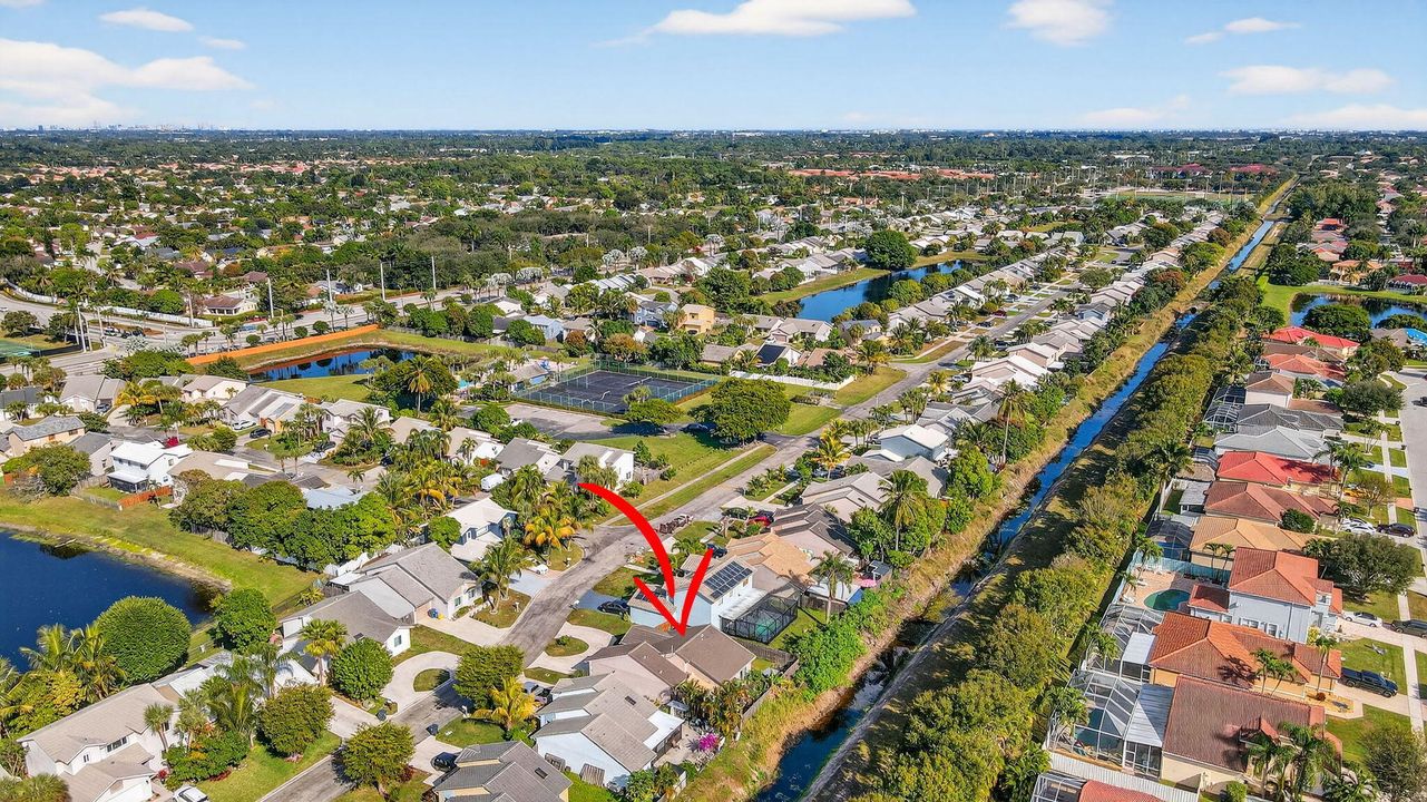 For Sale: $479,000 (3 beds, 2 baths, 1155 Square Feet)