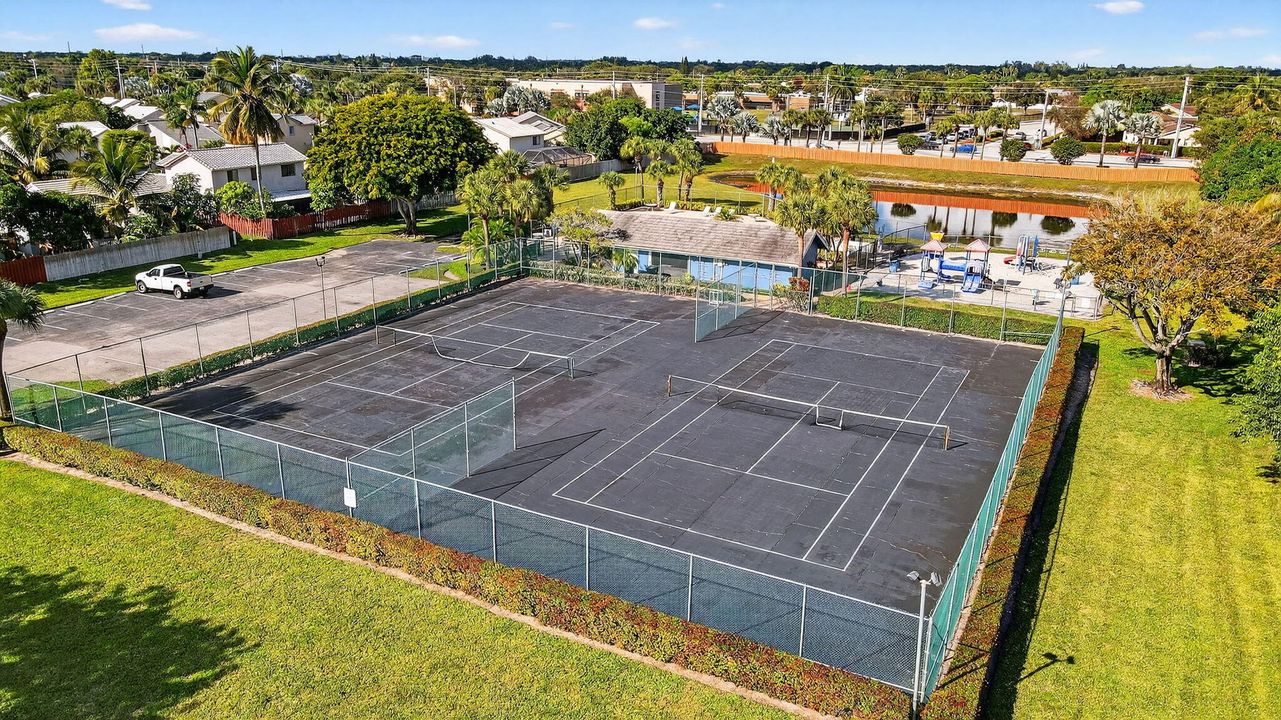 For Sale: $479,000 (3 beds, 2 baths, 1155 Square Feet)