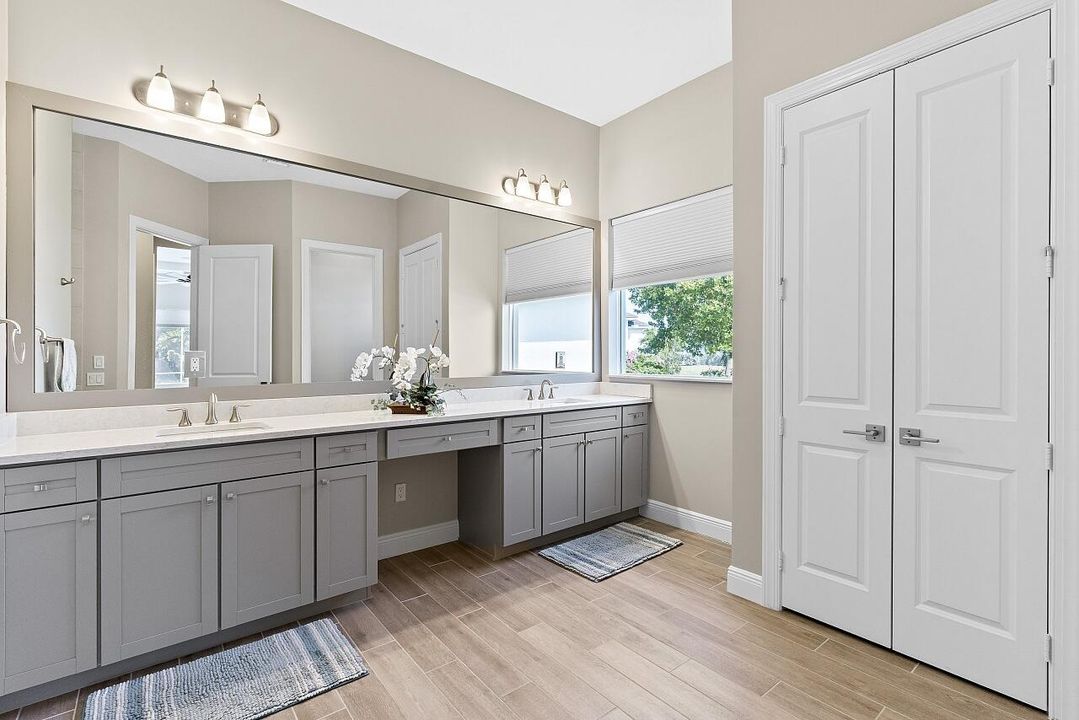 En Venta: $1,350,000 (3 camas, 3 baños, 2721 Pies cuadrados)