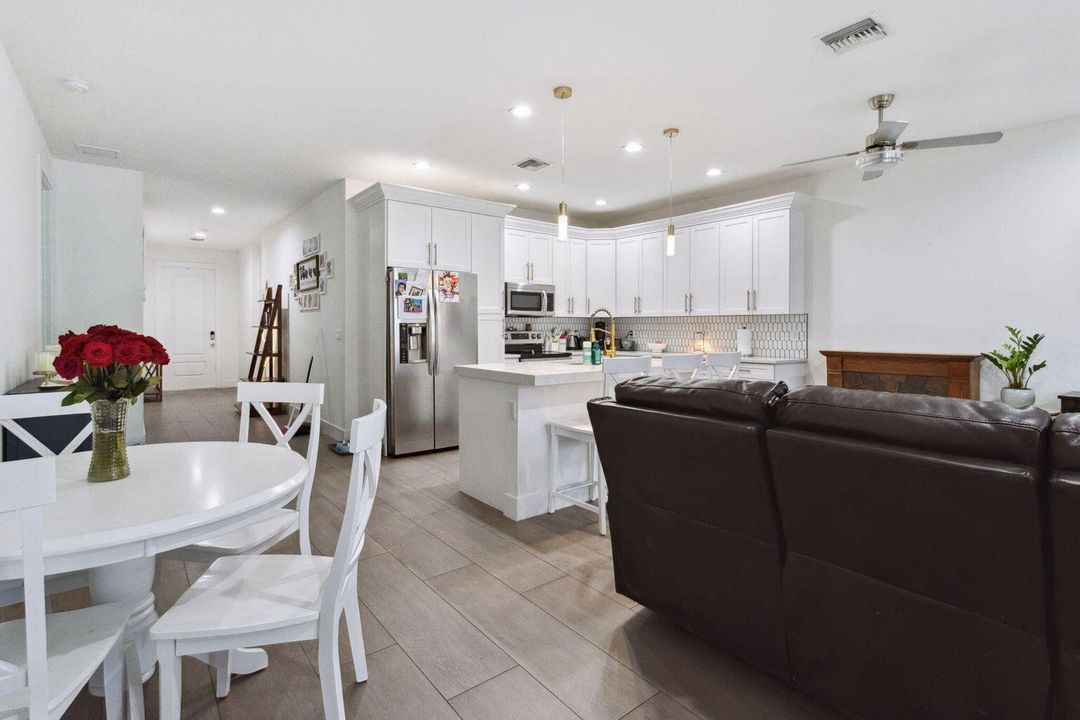 待售: $615,000 (4 贝兹, 2 浴室, 1713 平方英尺)