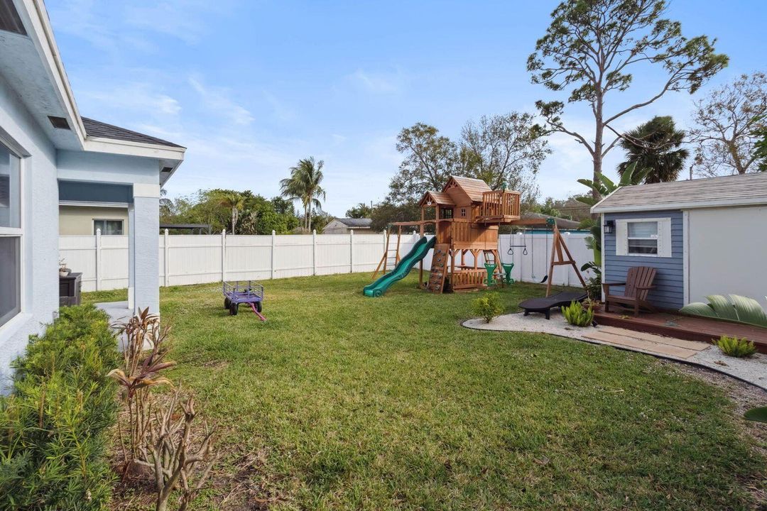 待售: $615,000 (4 贝兹, 2 浴室, 1713 平方英尺)