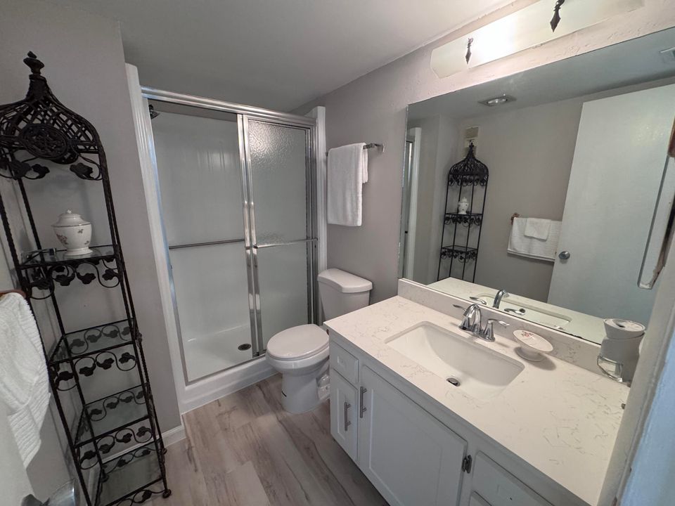 For Sale: $134,000 (2 beds, 2 baths, 960 Square Feet)