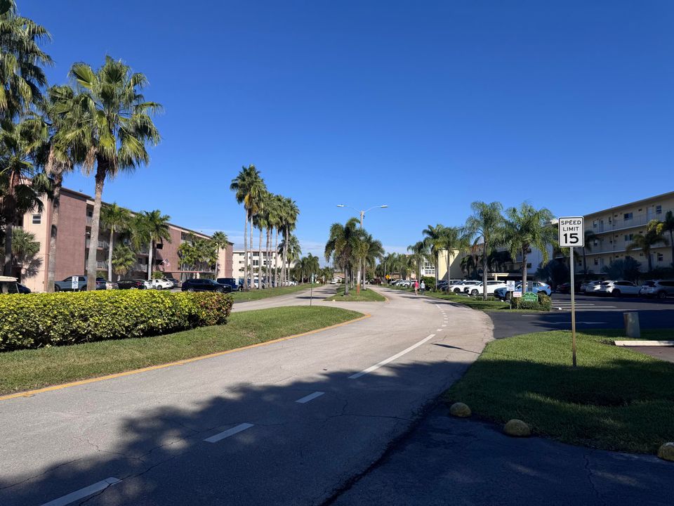 For Sale: $134,000 (2 beds, 2 baths, 960 Square Feet)