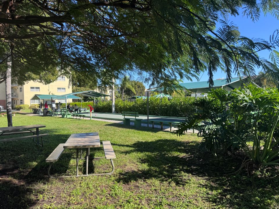 For Sale: $134,000 (2 beds, 2 baths, 960 Square Feet)