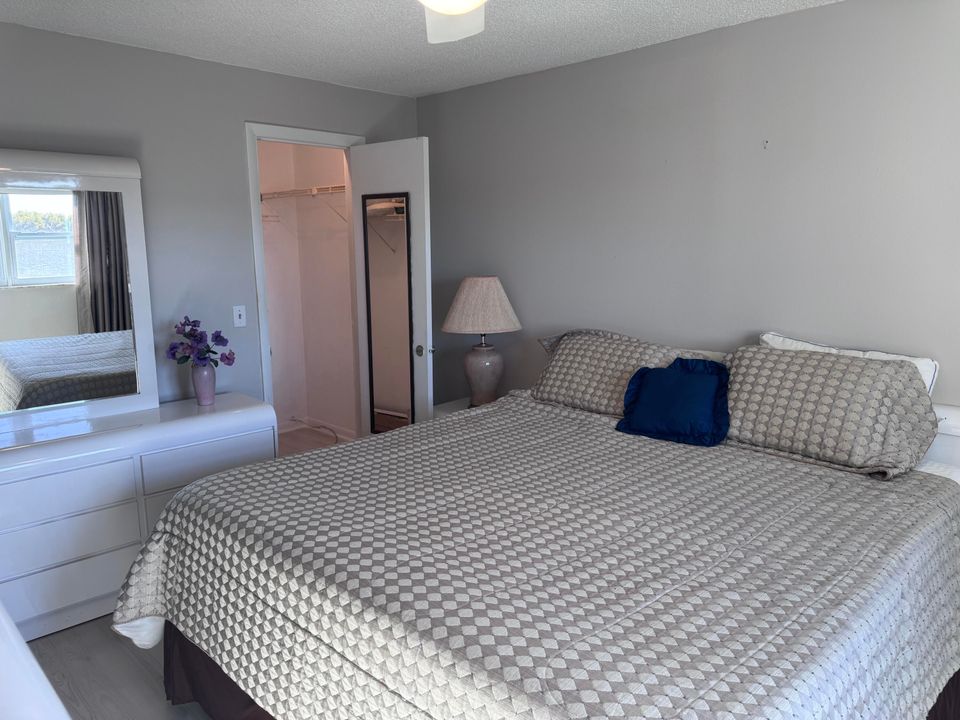 For Sale: $134,000 (2 beds, 2 baths, 960 Square Feet)