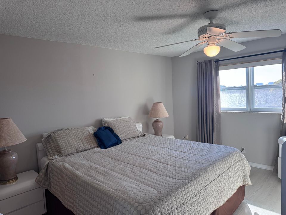 For Sale: $134,000 (2 beds, 2 baths, 960 Square Feet)