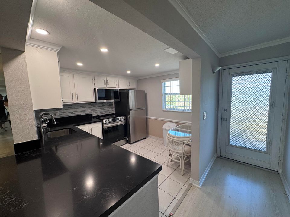 For Sale: $134,000 (2 beds, 2 baths, 960 Square Feet)