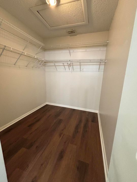 En Renta: $2,050 (2 camas, 2 baños, 1165 Pies cuadrados)