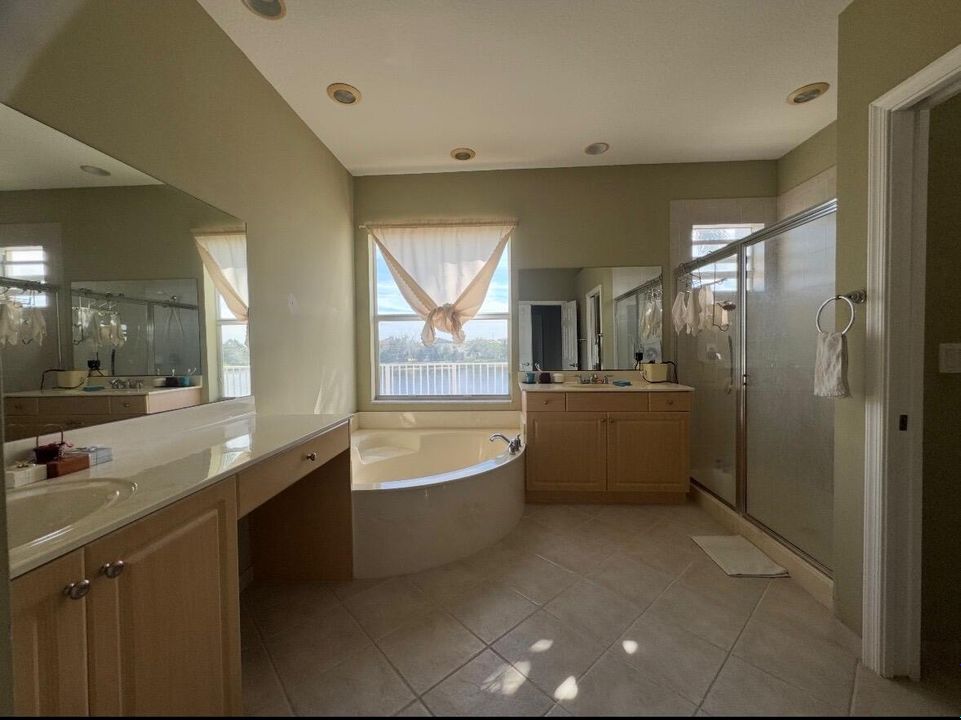 На продажу: $910,000 (6 спален, 3 ванн, 3662 Квадратных фут)