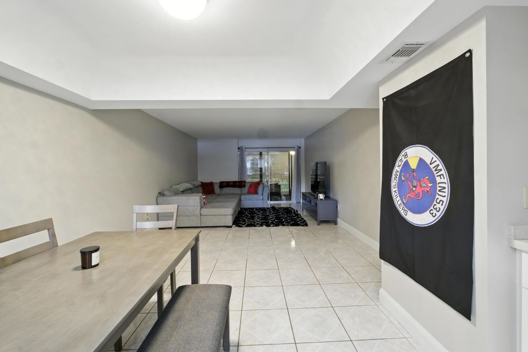 待售: $234,900 (2 贝兹, 2 浴室, 1160 平方英尺)