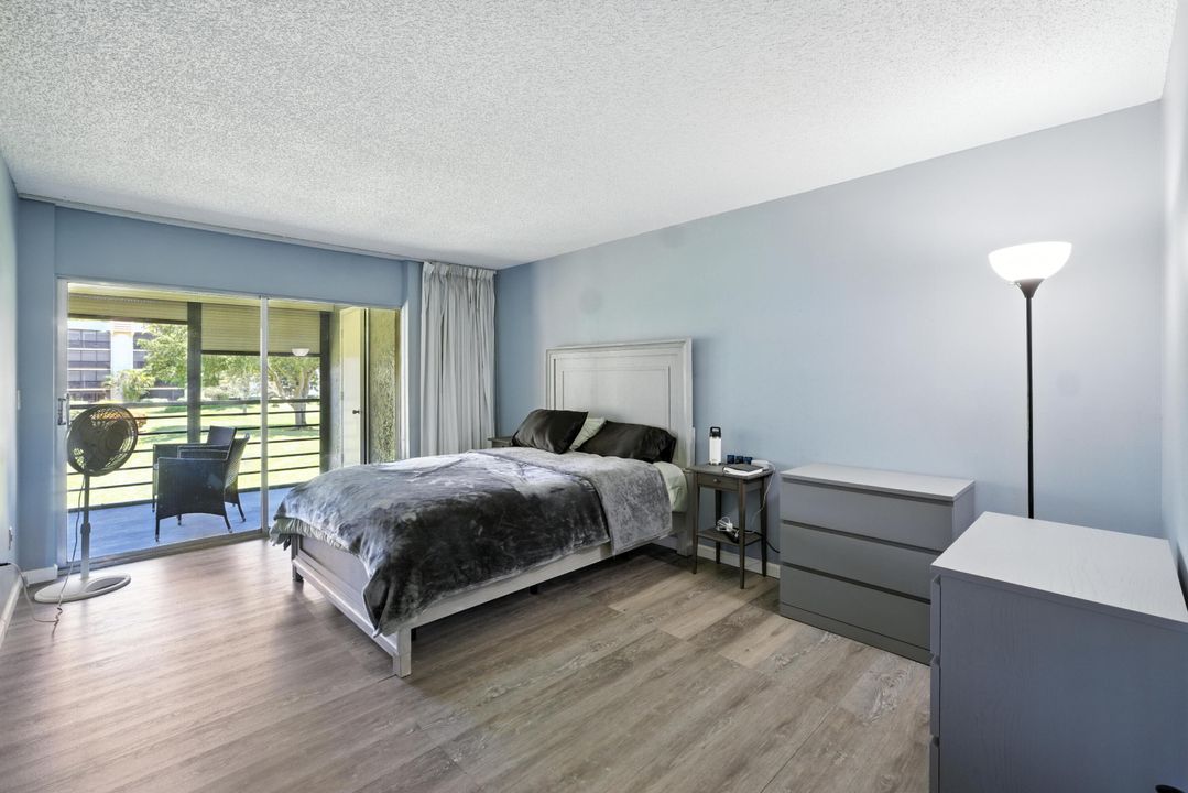 待售: $234,900 (2 贝兹, 2 浴室, 1160 平方英尺)