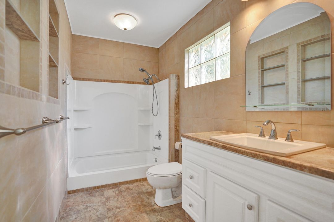 For Sale: $595,000 (2 beds, 2 baths, 1392 Square Feet)