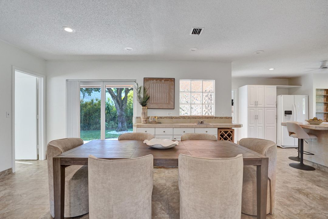 For Sale: $595,000 (2 beds, 2 baths, 1392 Square Feet)