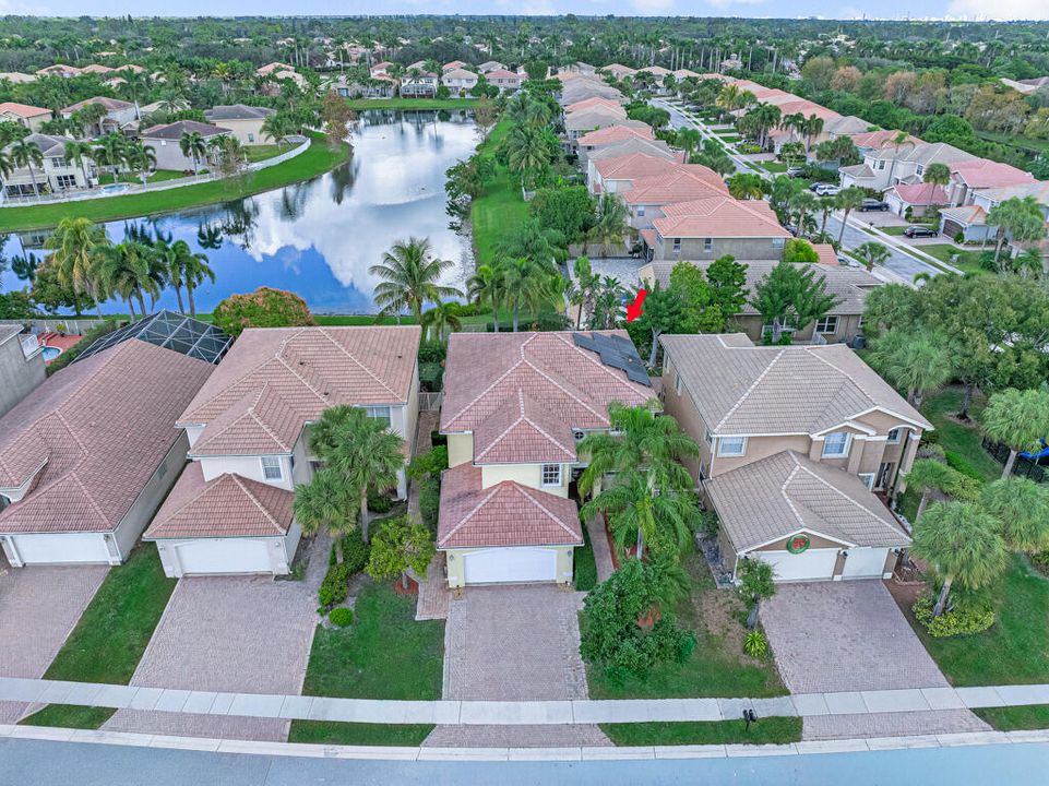 For Sale: $710,000 (6 beds, 4 baths, 3338 Square Feet)