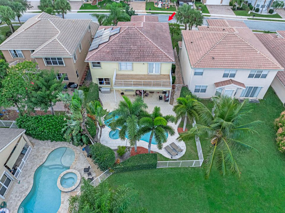 For Sale: $710,000 (6 beds, 4 baths, 3338 Square Feet)