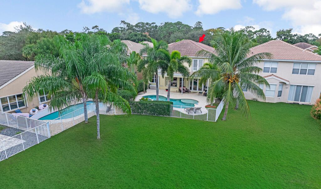 For Sale: $710,000 (6 beds, 4 baths, 3338 Square Feet)