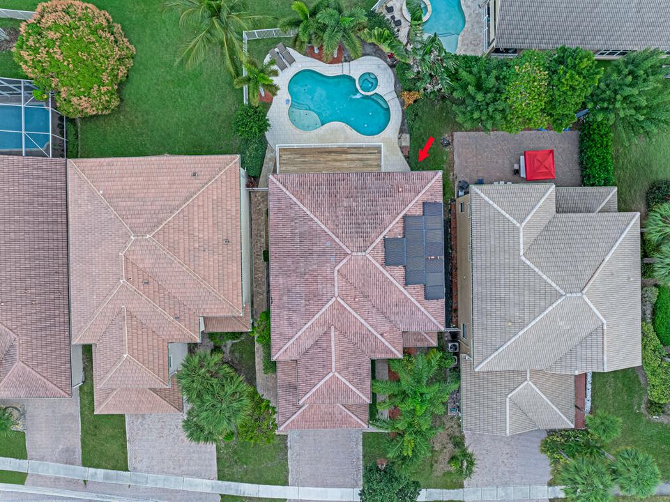 For Sale: $710,000 (6 beds, 4 baths, 3338 Square Feet)