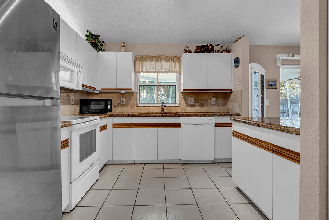 En Venta: $549,900 (4 camas, 2 baños, 1779 Pies cuadrados)